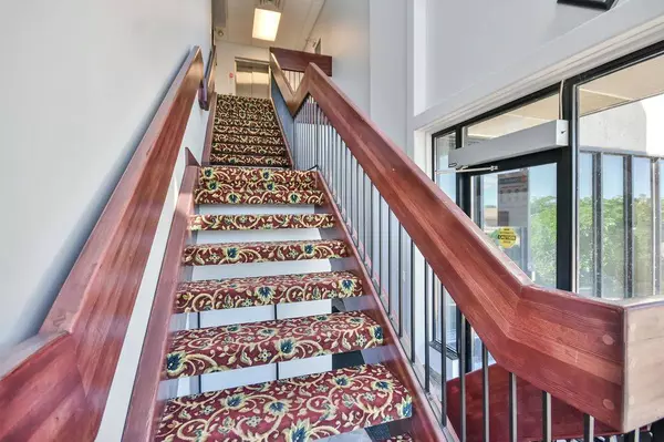 19 Front ST N #202, Orillia, ON L3V 4R6