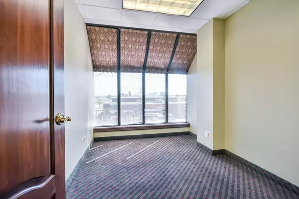 19 Front ST N #202, Orillia, ON L3V 4R6