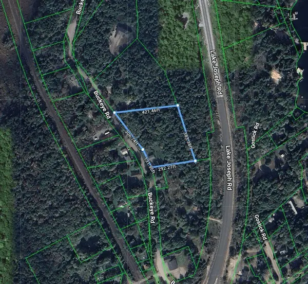 1034 Buckeye RD, Muskoka Lakes, ON P0C 1H0