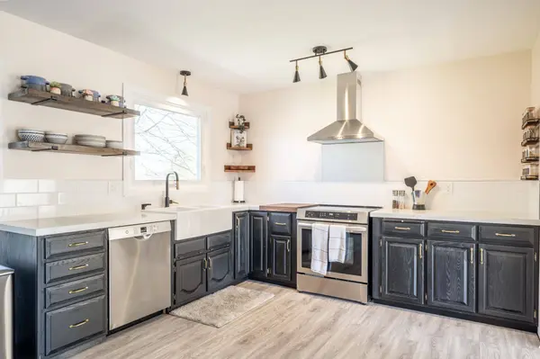 34 Champlain CRES, Oro-medonte, ON L0K 1E0