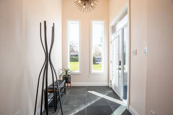34 Champlain CRES, Oro-medonte, ON L0K 1E0