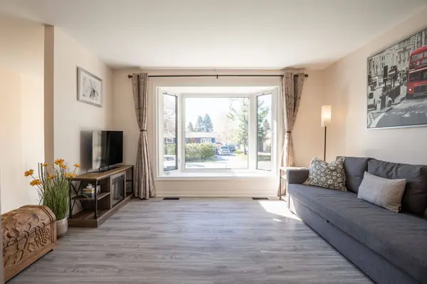 34 Champlain CRES, Oro-medonte, ON L0K 1E0