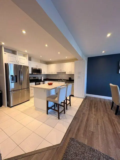 170 Daffodil CT, Gravenhurst, ON P1P 0B8