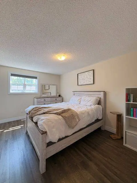 170 Daffodil CT, Gravenhurst, ON P1P 0B8