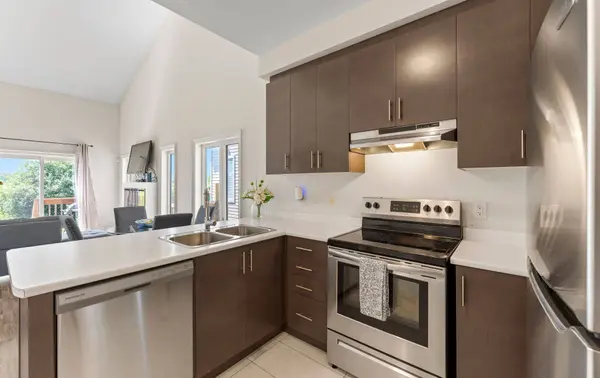 301 Atkinson ST, Clearview, ON L0M 1S0