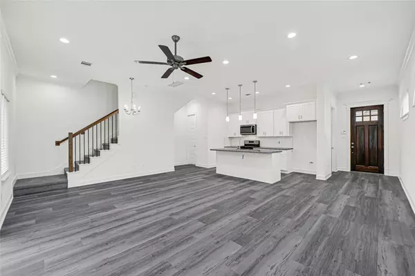 5003 Yesenia Palm ST, Houston, TX 77021