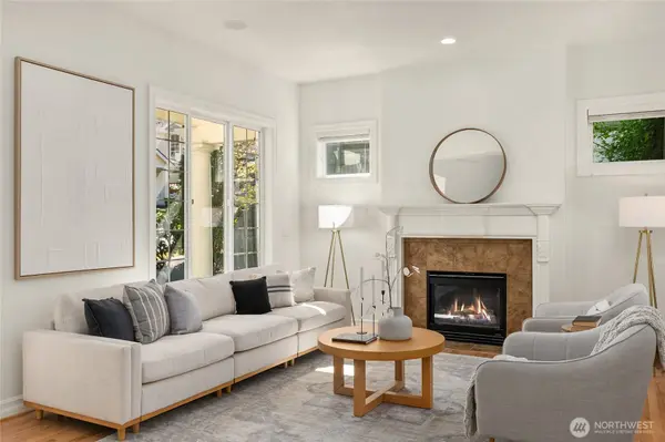 2455 30th AVE NE, Issaquah, WA 98029