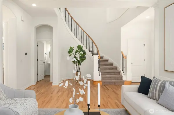 2455 30th AVE NE, Issaquah, WA 98029