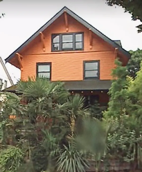 2516 NE Clackamas St, Portland, OR 97232-1727