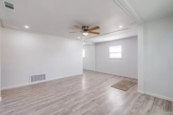 326 Sublett, San Antonio, TX 78223