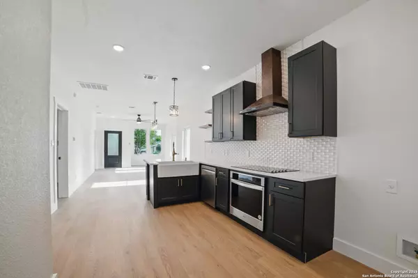 727 Hammond, San Antonio, TX 78210