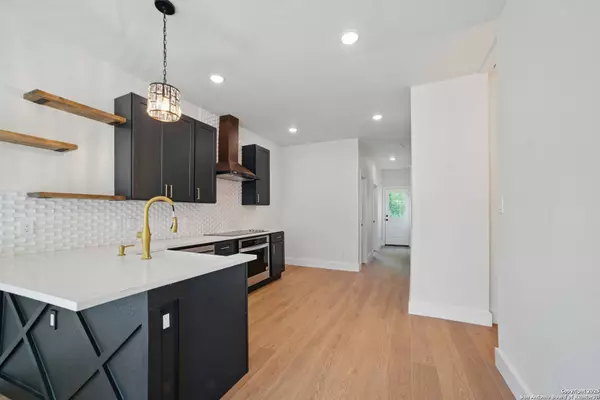 727 Hammond, San Antonio, TX 78210