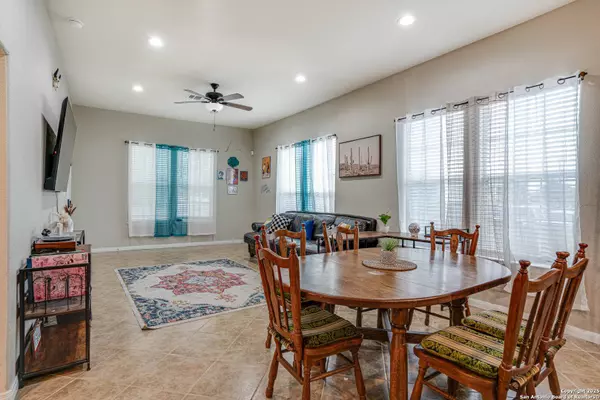 1145 summit UNIT A, San Antonio, TX 78201