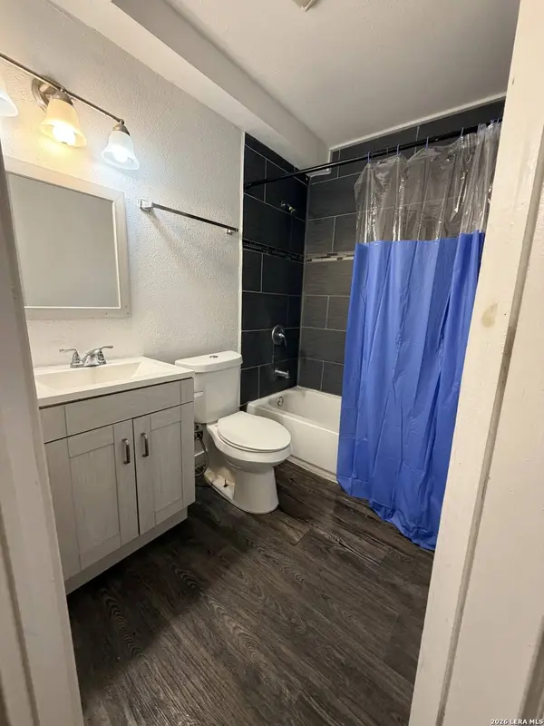 3430 S Flores UNIT 3B, San Antonio, TX 78204
