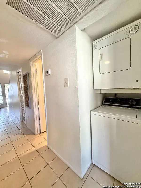 3843 Barrington UNIT 111C, San Antonio, TX 78217