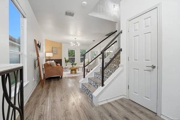 1331 Pinnacle Fls, San Antonio, TX 78260