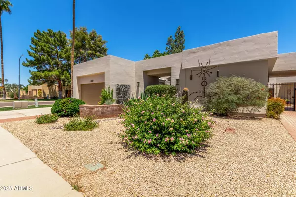 9389 N 87TH Way, Scottsdale, AZ 85258