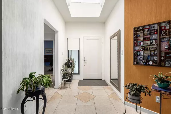 9389 N 87TH Way, Scottsdale, AZ 85258