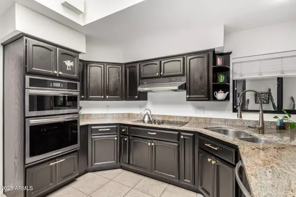 9389 N 87TH Way, Scottsdale, AZ 85258