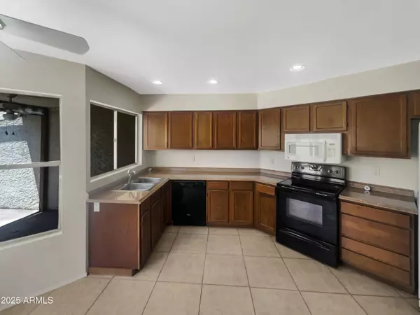 2617 W WILLOW Avenue, Phoenix, AZ 85029