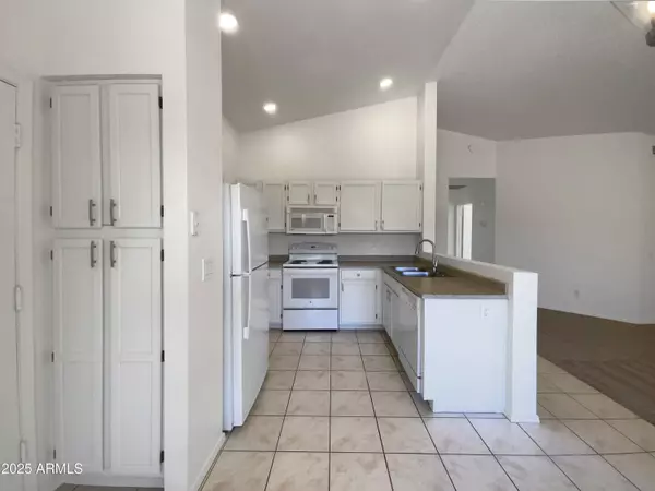 6512 S SAWGRASS Drive, Chandler, AZ 85249