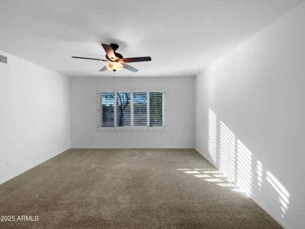 6934 S OAKMONT Drive, Chandler, AZ 85249