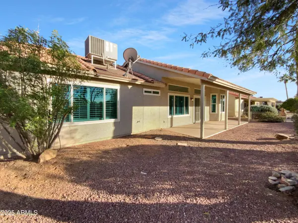 6934 S OAKMONT Drive, Chandler, AZ 85249