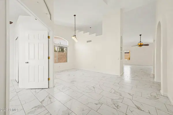 655 W SILVER CREEK Road, Gilbert, AZ 85233