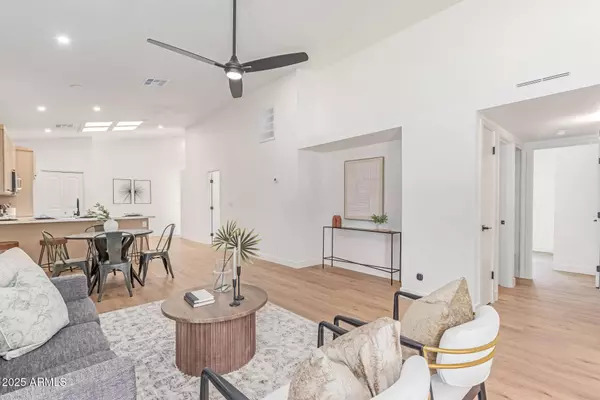 967 E HEARNE Way, Gilbert, AZ 85234