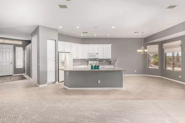 5102 S PEACHWOOD Drive, Gilbert, AZ 85298