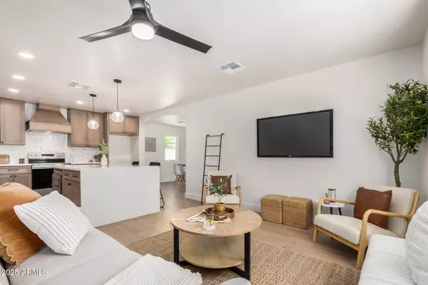 120 E PAGE Avenue, Gilbert, AZ 85234