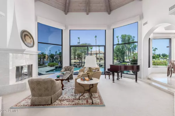 1402 W SANDPIPER Drive, Gilbert, AZ 85233