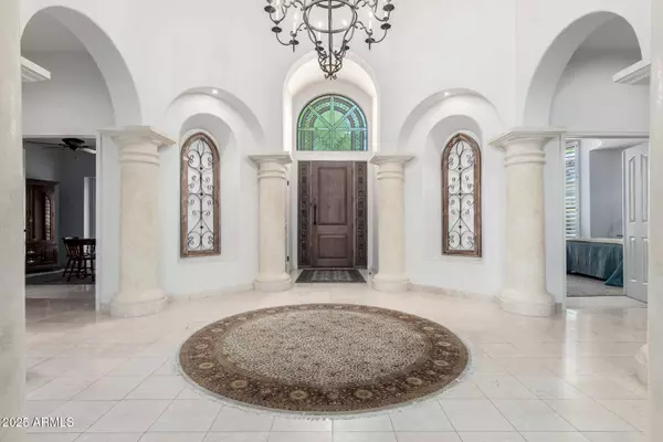 1402 W SANDPIPER Drive, Gilbert, AZ 85233