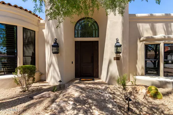 1402 W SANDPIPER Drive, Gilbert, AZ 85233