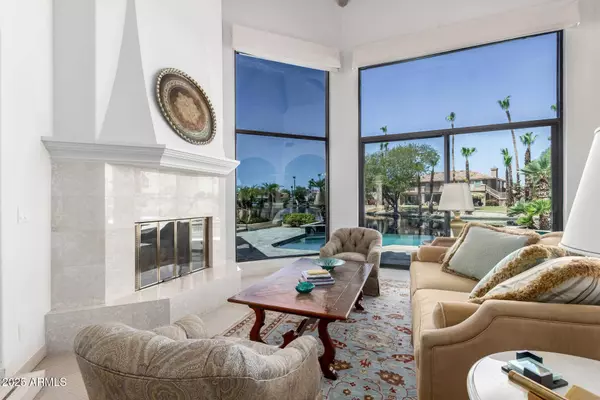 1402 W SANDPIPER Drive, Gilbert, AZ 85233