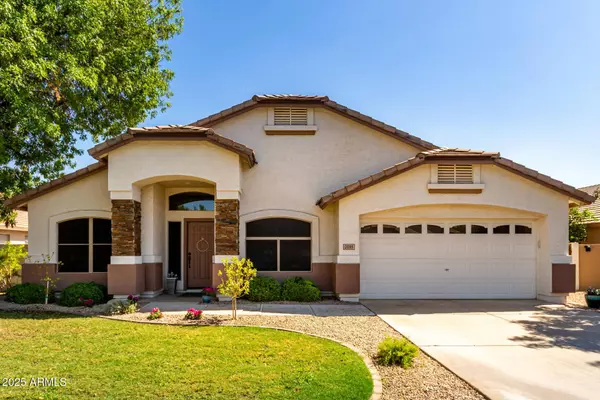 2093 E RAWHIDE Street, Gilbert, AZ 85296