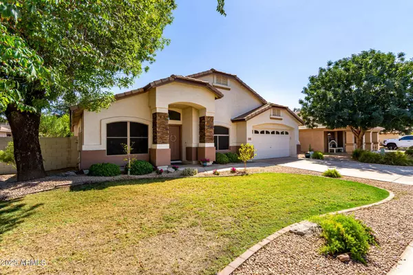 2093 E RAWHIDE Street, Gilbert, AZ 85296