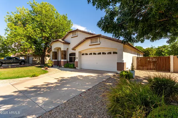 2093 E RAWHIDE Street, Gilbert, AZ 85296