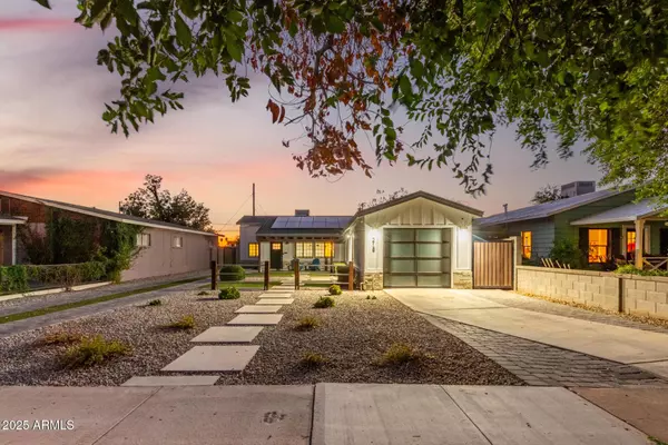 218 N PALM Street, Gilbert, AZ 85234