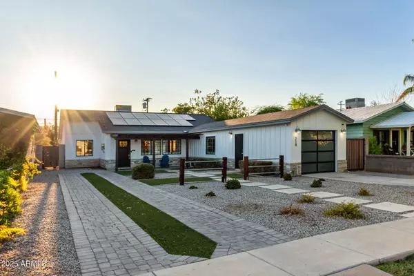 218 N PALM Street, Gilbert, AZ 85234