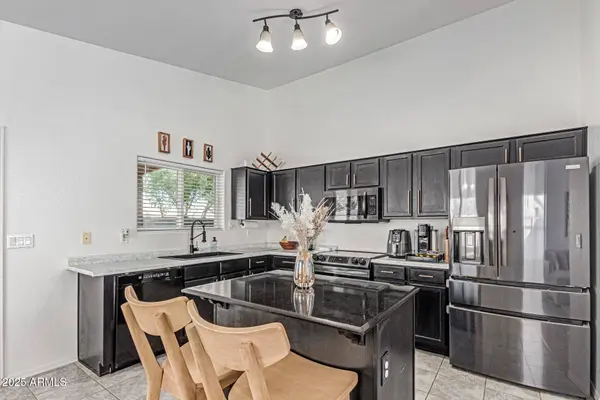 1083 S COTTONWOOD Court, Gilbert, AZ 85296