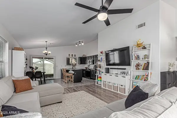 1083 S COTTONWOOD Court, Gilbert, AZ 85296