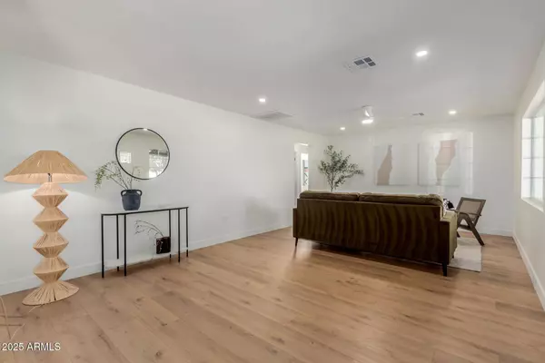 119 E LINDA Lane, Gilbert, AZ 85234