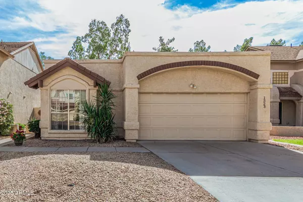 1323 W MANOR Street, Chandler, AZ 85224