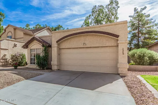 1323 W MANOR Street, Chandler, AZ 85224