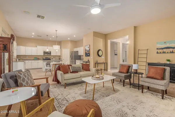 2860 E LEXINGTON Court, Gilbert, AZ 85234