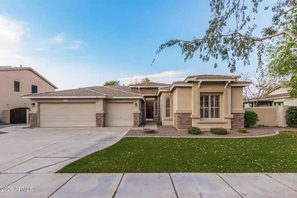 2860 E LEXINGTON Court, Gilbert, AZ 85234