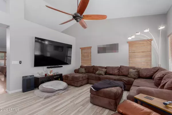 3655 E REDWOOD Lane, Phoenix, AZ 85048