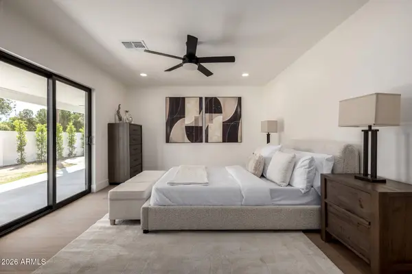 2825 E CAMPBELL Avenue, Phoenix, AZ 85016