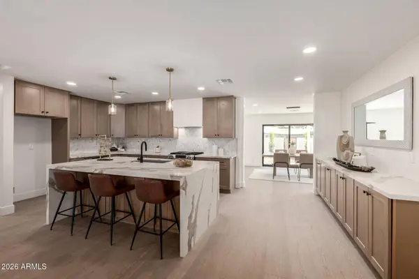 2825 E CAMPBELL Avenue, Phoenix, AZ 85016